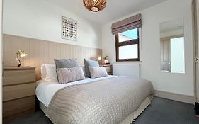Mariner'S Cottage~Cozy Nook Close To The Sea Sleeps 4